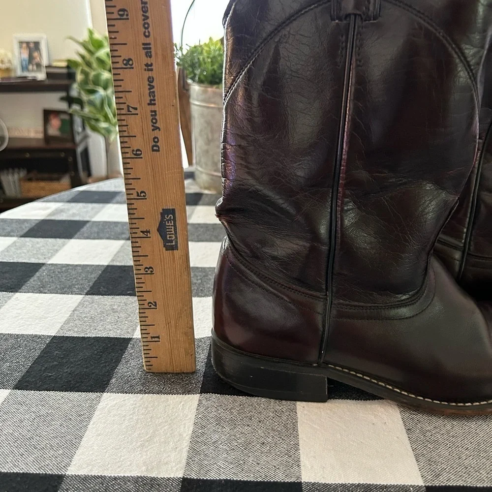 Laredo size 8 men's made in the USA leather cowboy boots cherry brown